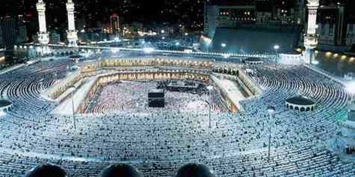 Can Group Umrah Packages Be Customized for Travelers?
